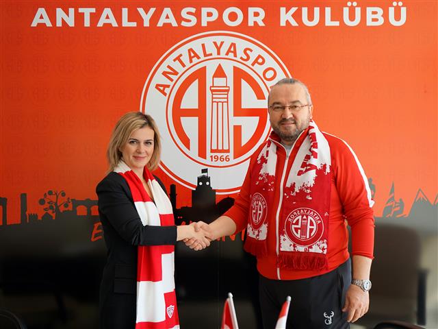 Antalyaspor Futbol Okulu Denizili Şube Selin Tezel, Muhsin Kayan (Small)