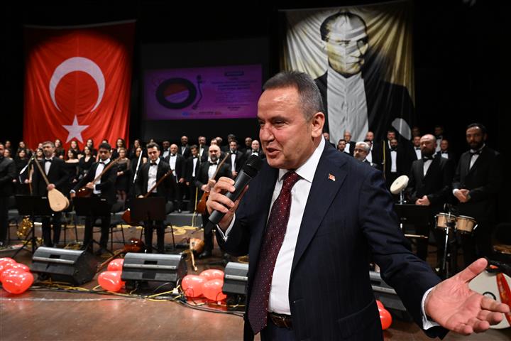 Başkan Böcek “Sevda Türküleri” Konserini Izledi (19) (Small)