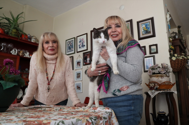 Unlu Ikizler Meral Ve Zuhal Kardesler Kadikoy 16862325 5352 M.jpg