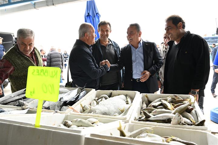 Başkan Böcek Balıkçı Barınağı Ziyaret (10) (Small)