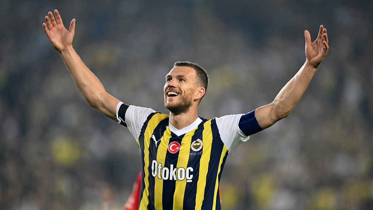 Fenerbahce Kaptani Edin Dzeko Konferans Ligindeki Olympiakos Eslesmesini Degerlendirdi Pno2