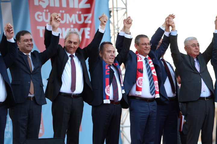 Özgür Özel Antalya Buluşması Miting (46) (Small)