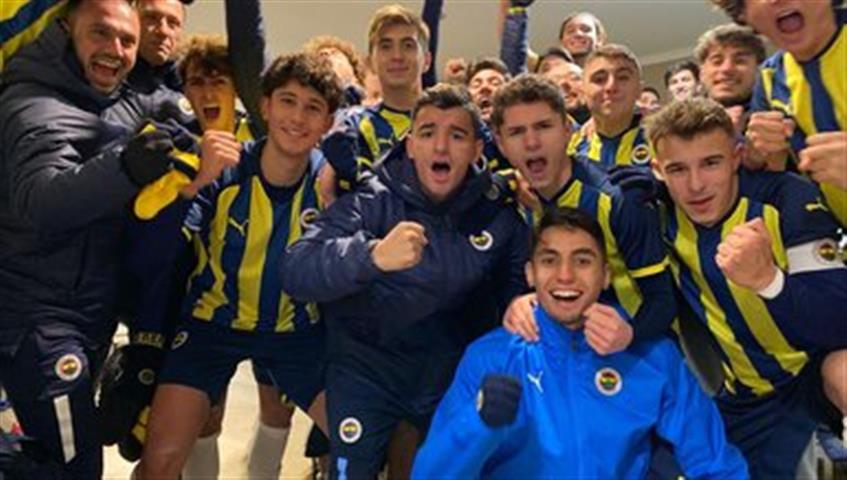 Fenerbahçe U 19Takimi Galatasaray (Small)