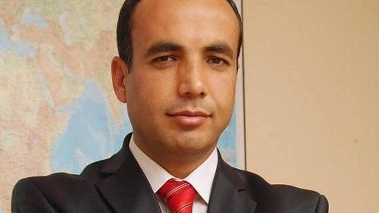 Omer Eksi Kimdir