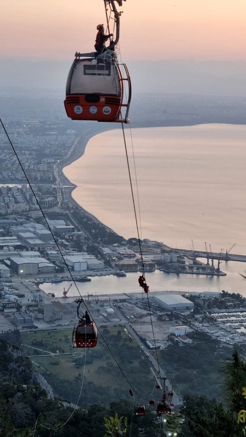 Teleferik Kazasinda Kabinlerde Mahsur Ka 39588 (6) (Small)