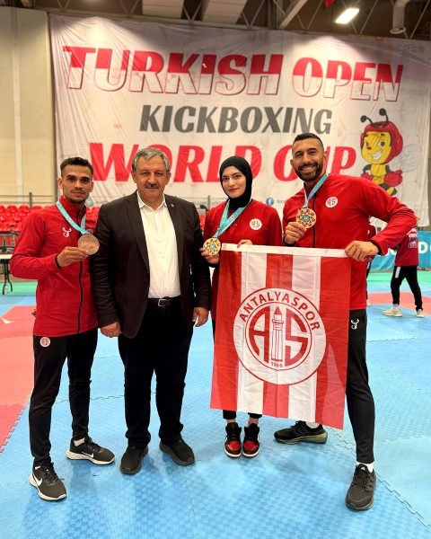 3 Antalyaspor Kick Boks Turkish Open Dünya Kick Boks Kupası (Fed. Başkanı Salim Kayıcı) (Small)