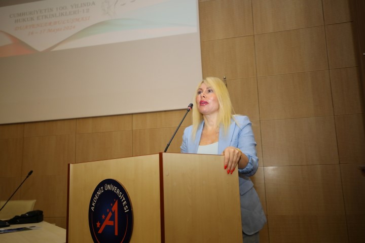Akdeniz Üniversitesi Rektörü Prof. Dr. Özlenen Özkan (Small)