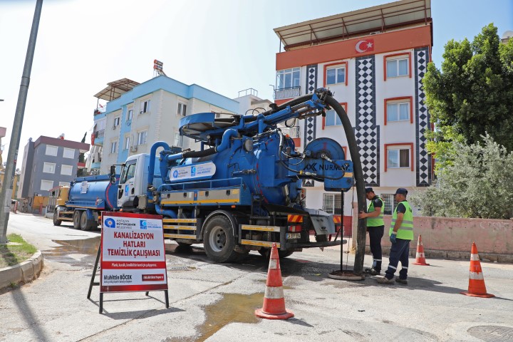 Asat Teomanpaşa’da Kanalizasyon Hatlarını Temizliyor (1) (Small)