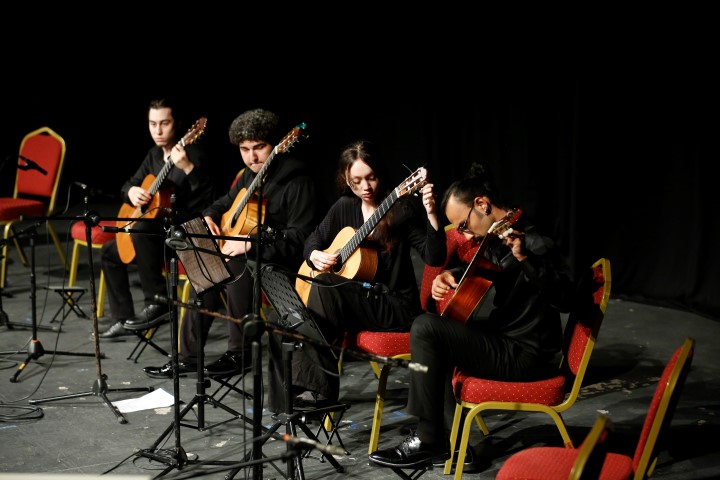 Yildiz Kenter Sahnesinde Harika Konser (7) (Small)