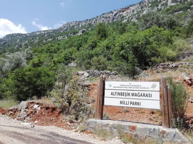 Altinbesik Magarasi Milli Park (Small)