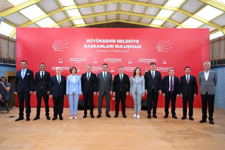 Başkan Böcek İstanbul Belediye Başkanları Toplantısı (4) (Small)