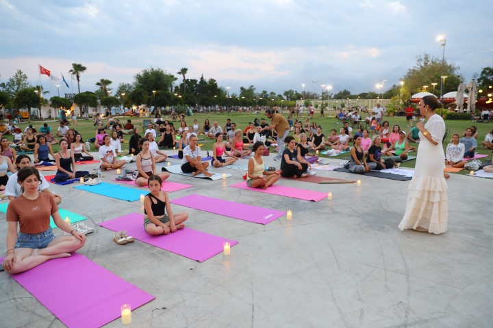 Beach Park Yoga (2) (Small)