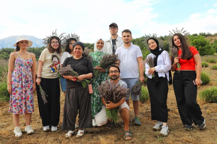 Büyükşehir’in Hibe Ettiği Lavantalar 3 Yaşına Girdi (10) (Small)