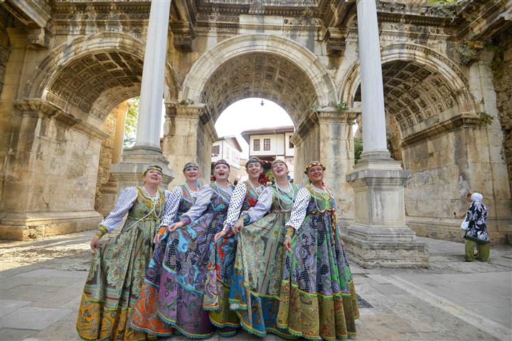 Kaleiçi Festivali Ülke Gösterileri Rusya İran 3 (Small)