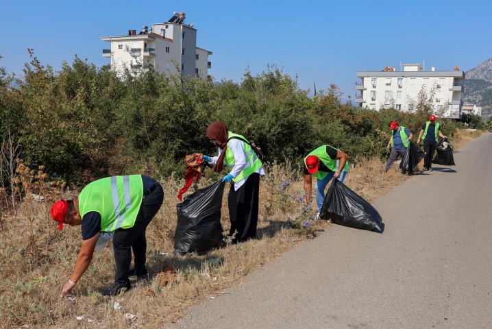 Sokak Sokak Çöp Topladı (4) (Small)