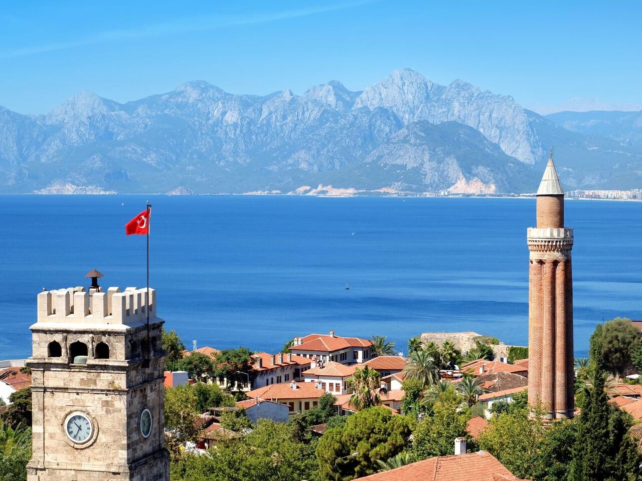 Antalya’da Turizm Değişti… Oteller Boş Kaldı Ama Kiralık Evler Revaçta 5