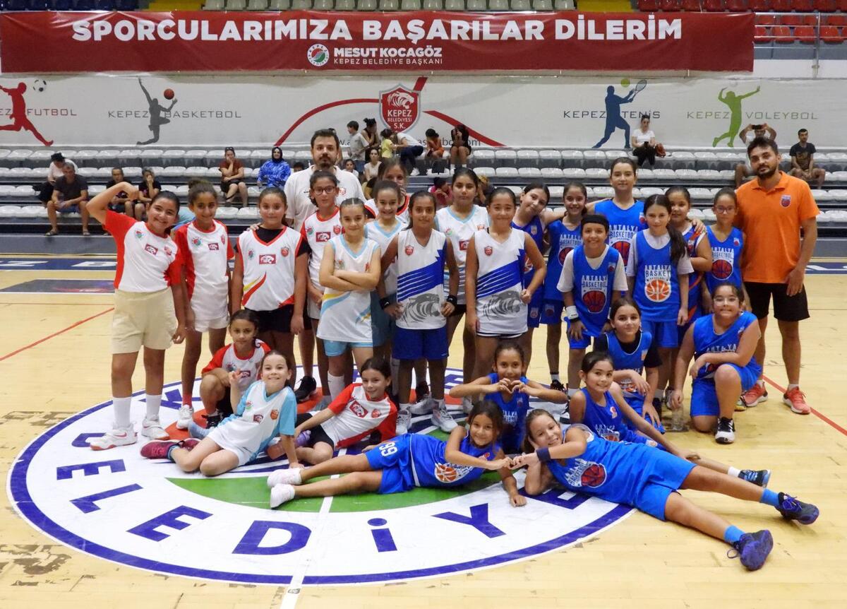 Minik Basketcilerden Hazirlik Maci 9