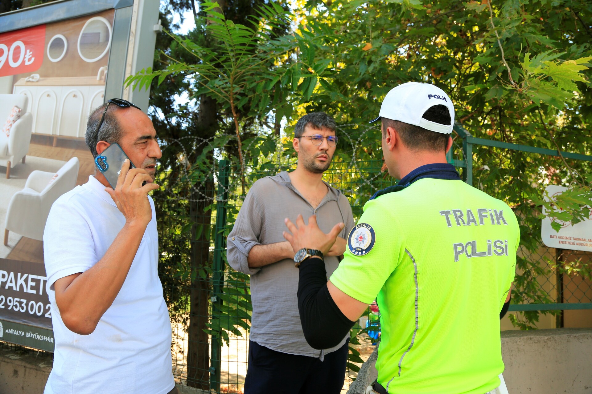 Halk Otobüsüve Otomobil Kazası (2)