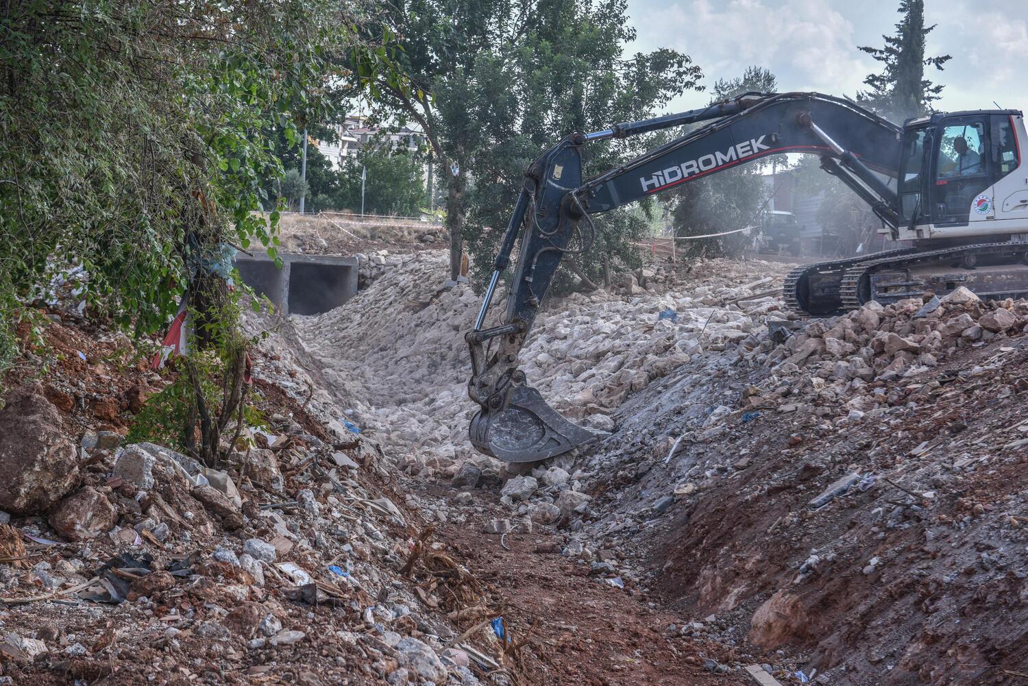 Kepez, Ay Deresi Islah Calismasiyla Sel Baskinlarina ‘Dur Diyecek 6