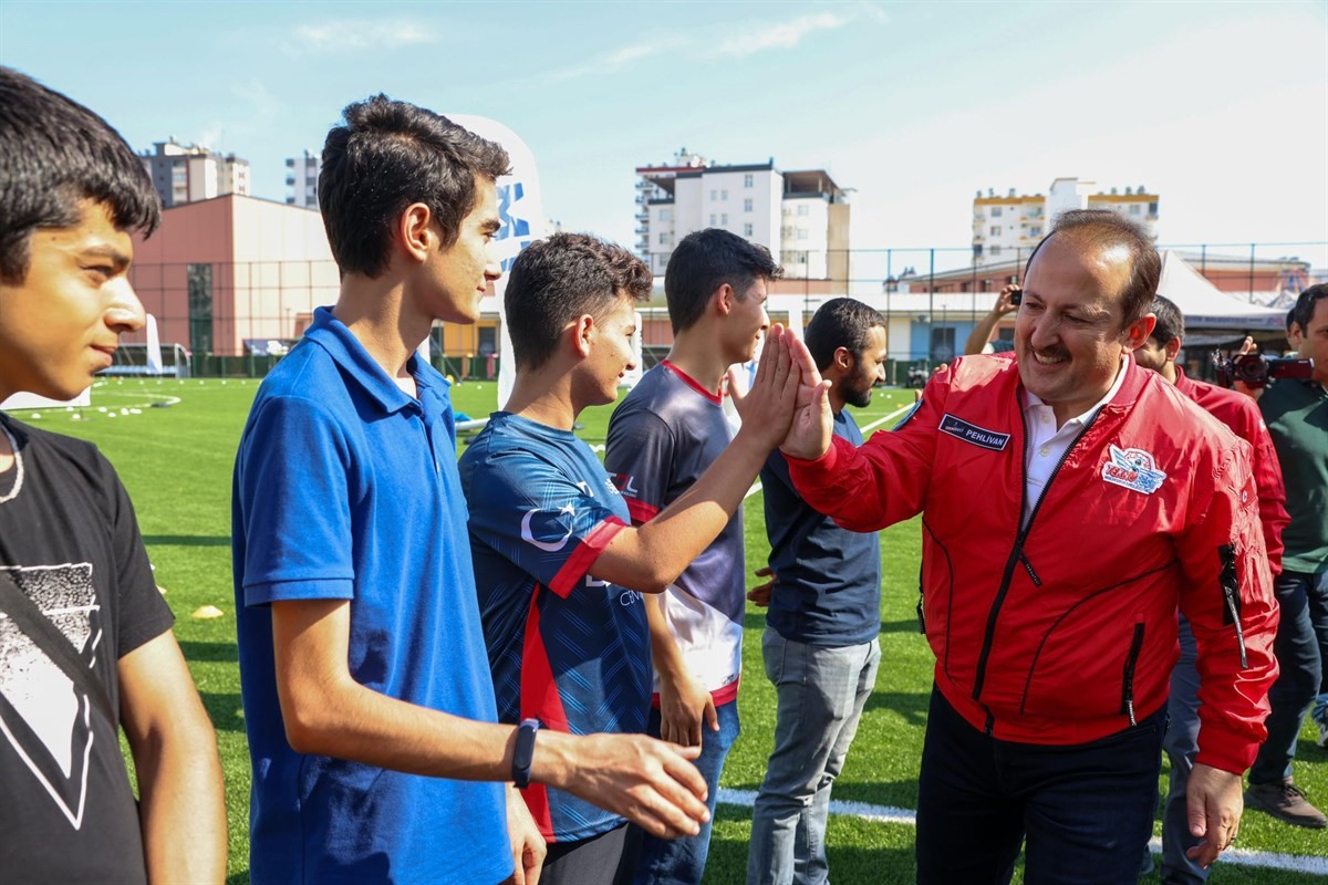 Mersin Valisinden Gençlere Çağrı (4)