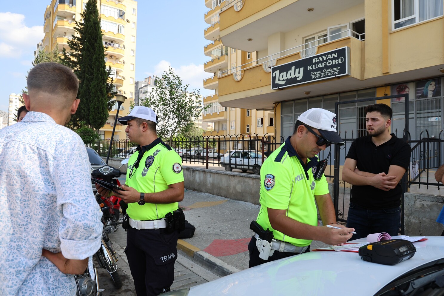 Trafikte Hatıra Fotoğrafı (3)