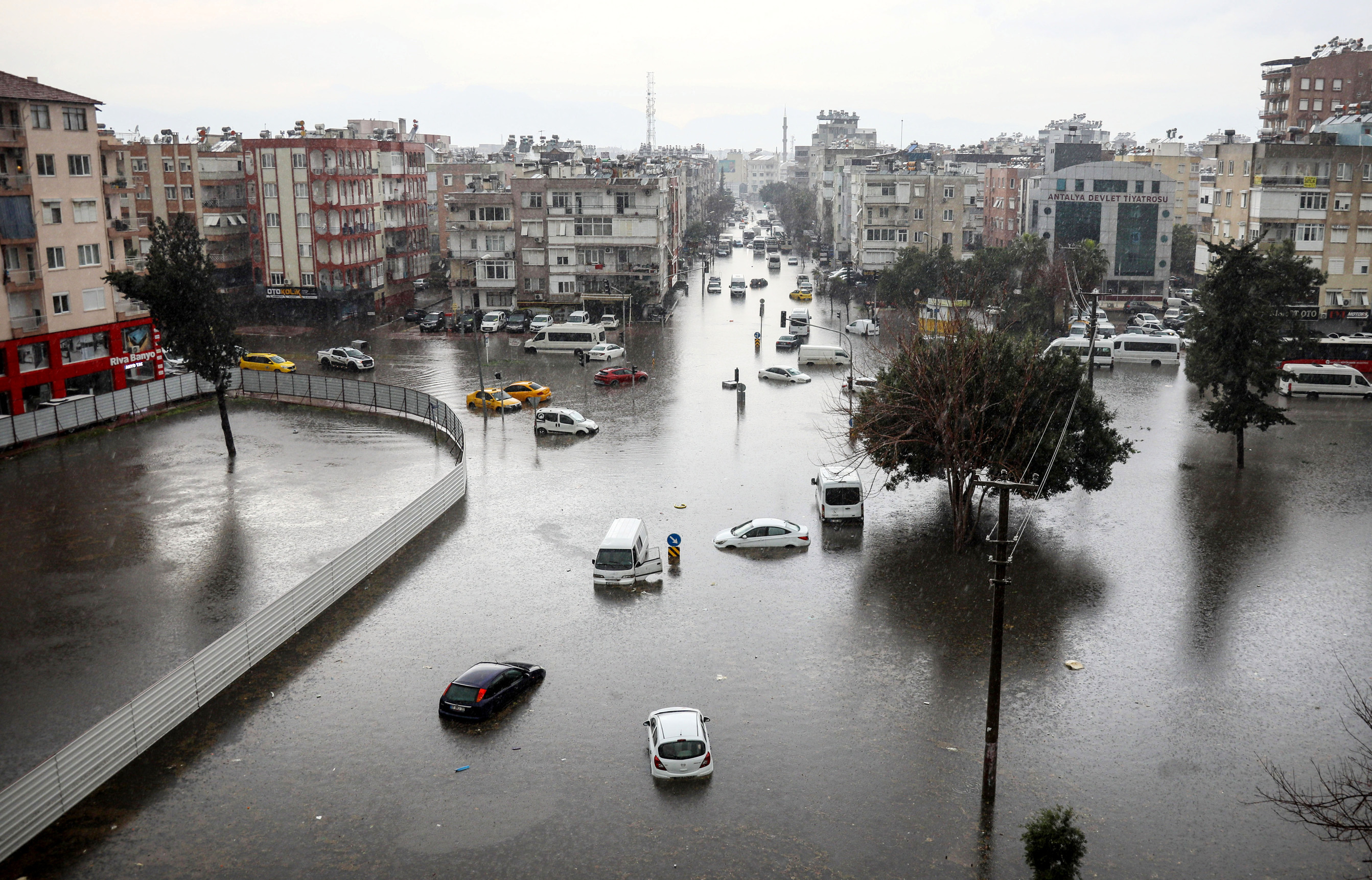 53 Ylın En Sıcak Ayı (7)