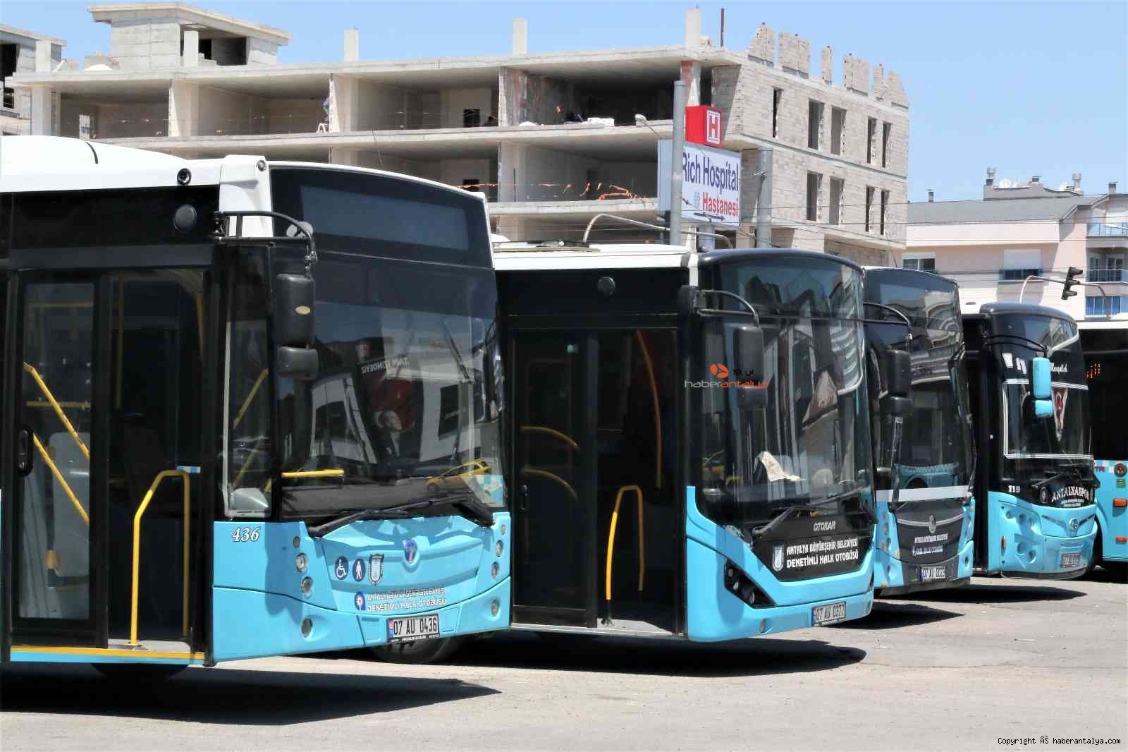 Antalyada Otobusler