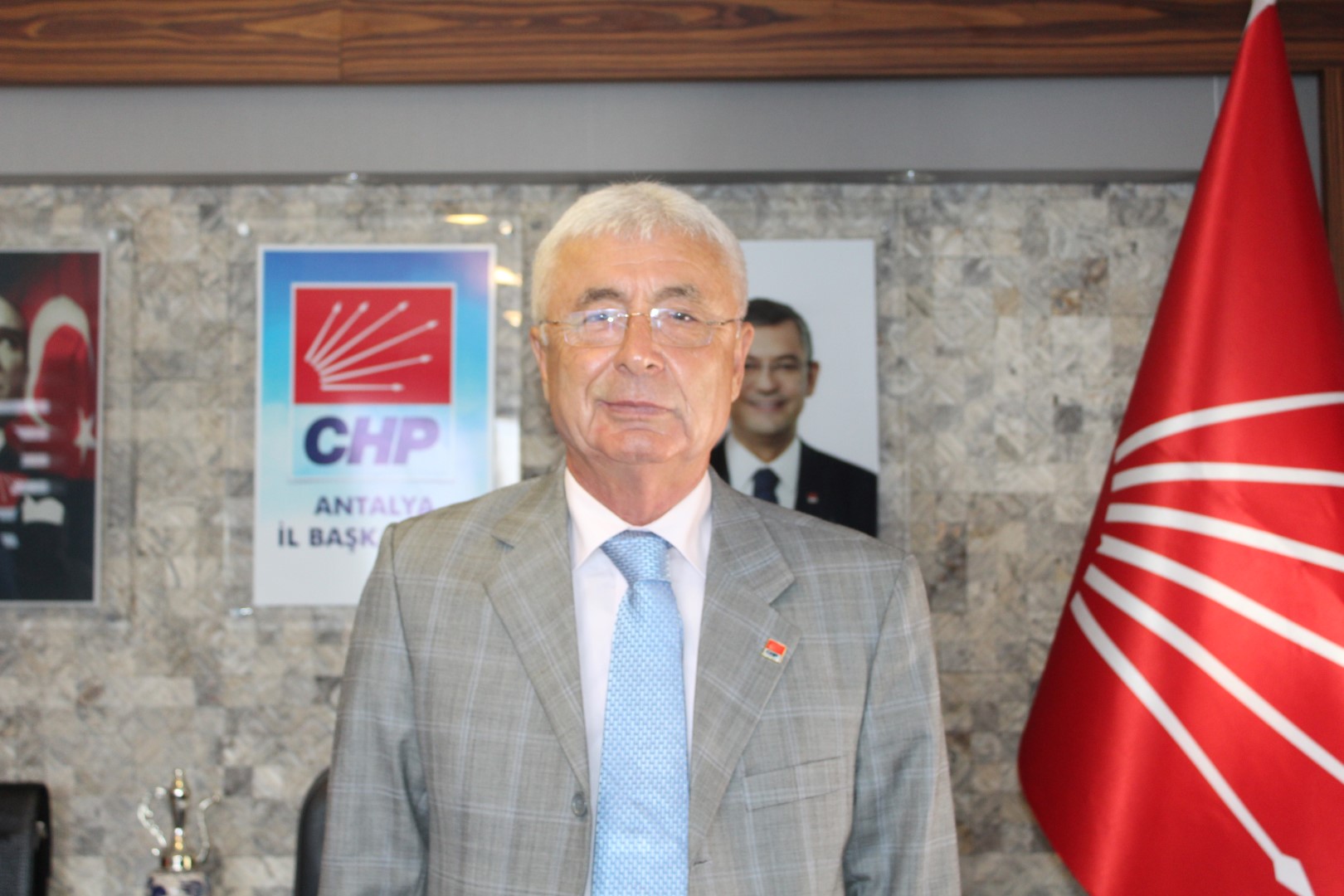 Chp Antalya İl Başkani Nai̇l Kamaci (Large)