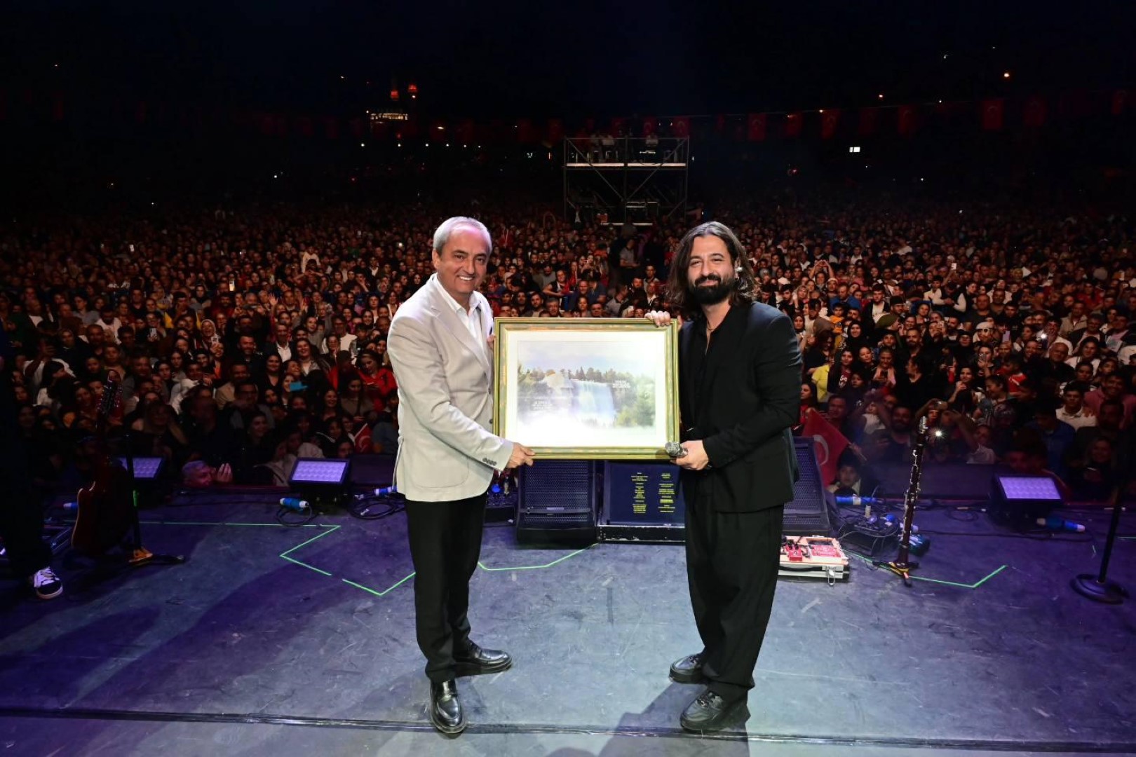 Kepezin Ilk Cumhuriyet Bayrami Konserinde Koray Avci Ruzgari 11 (Large)