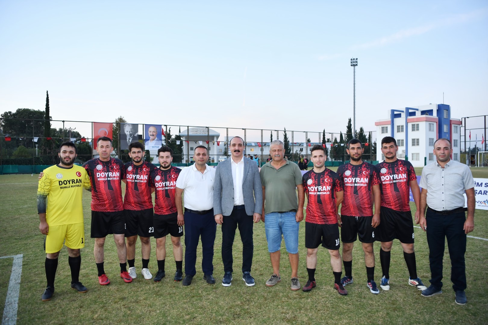 Mahalleler Arasi Futbol Turnuvasi Büyük Heyecanla Devam Edi̇yor (Large)