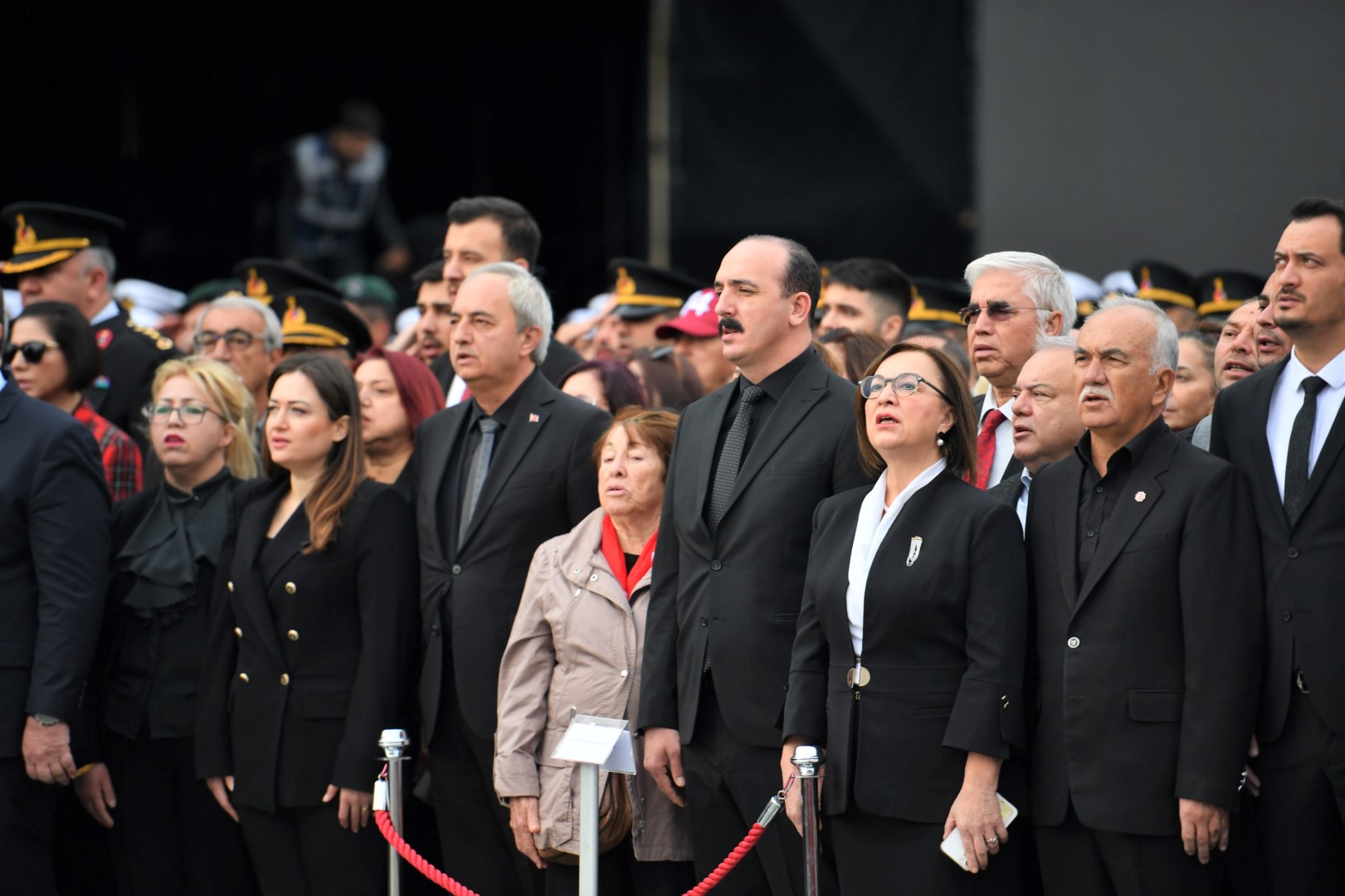 Başkan Kotan Ata’yi Çocuklarla Bi̇rli̇kte Andi (4)