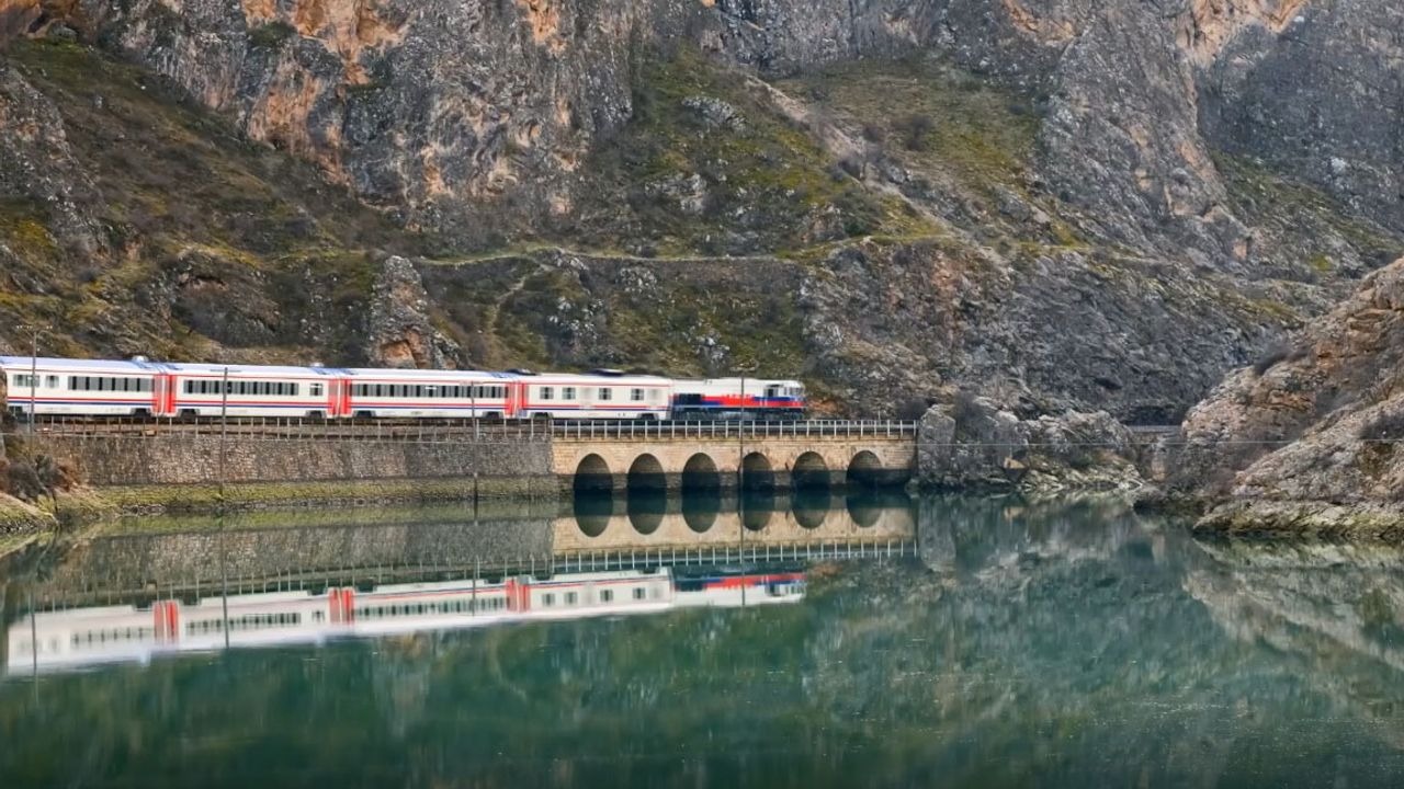 Turistik Doğu Ekspresi Kaç Gün Sürüyor