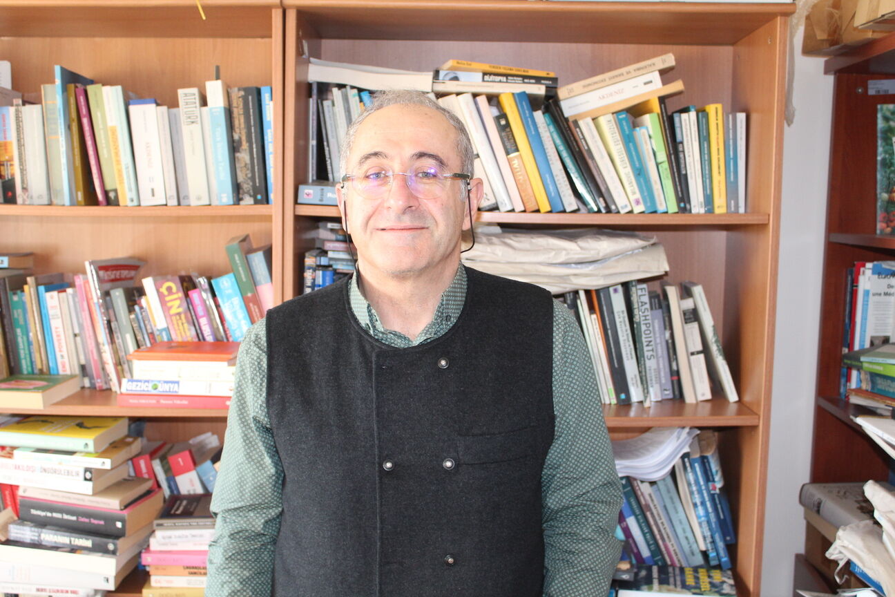 Akdeniz Üniversitesi Öğretim Üyesi Doç. Dr. Mehmet Şükrü Erdem