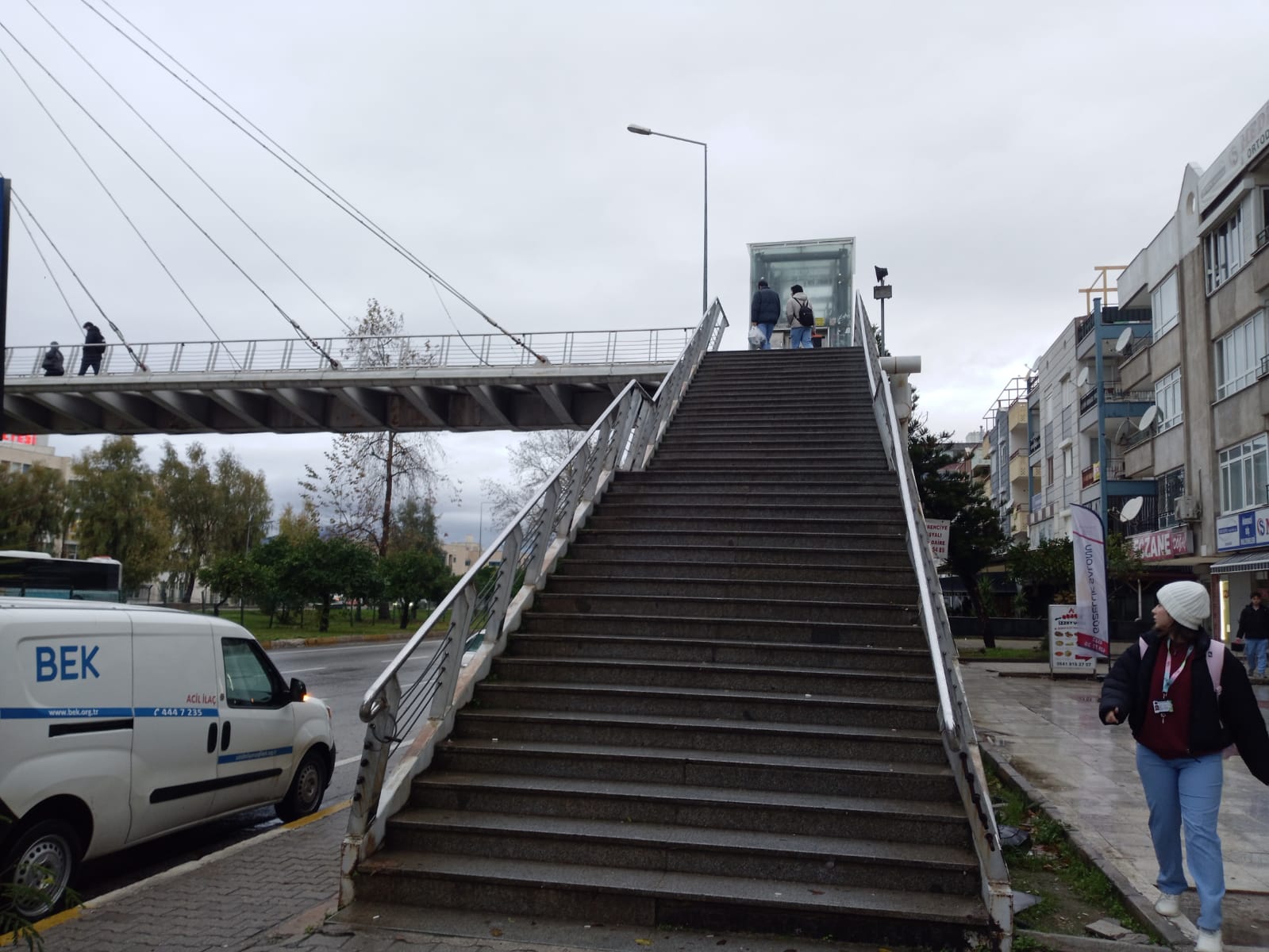 Antalya'da Çatısız Üst Geçitler (4)