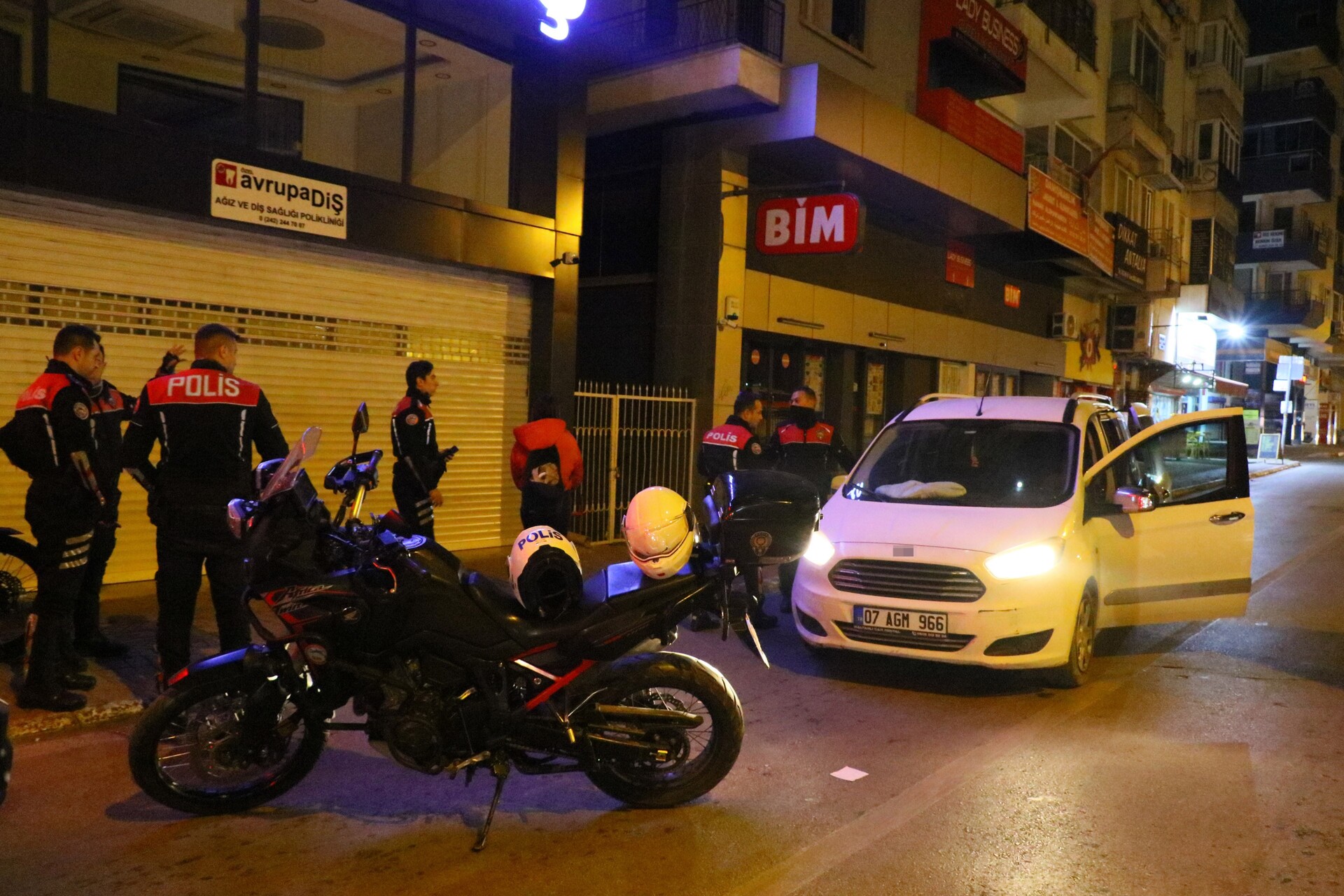 Polis Görünce Kaçtı (1)