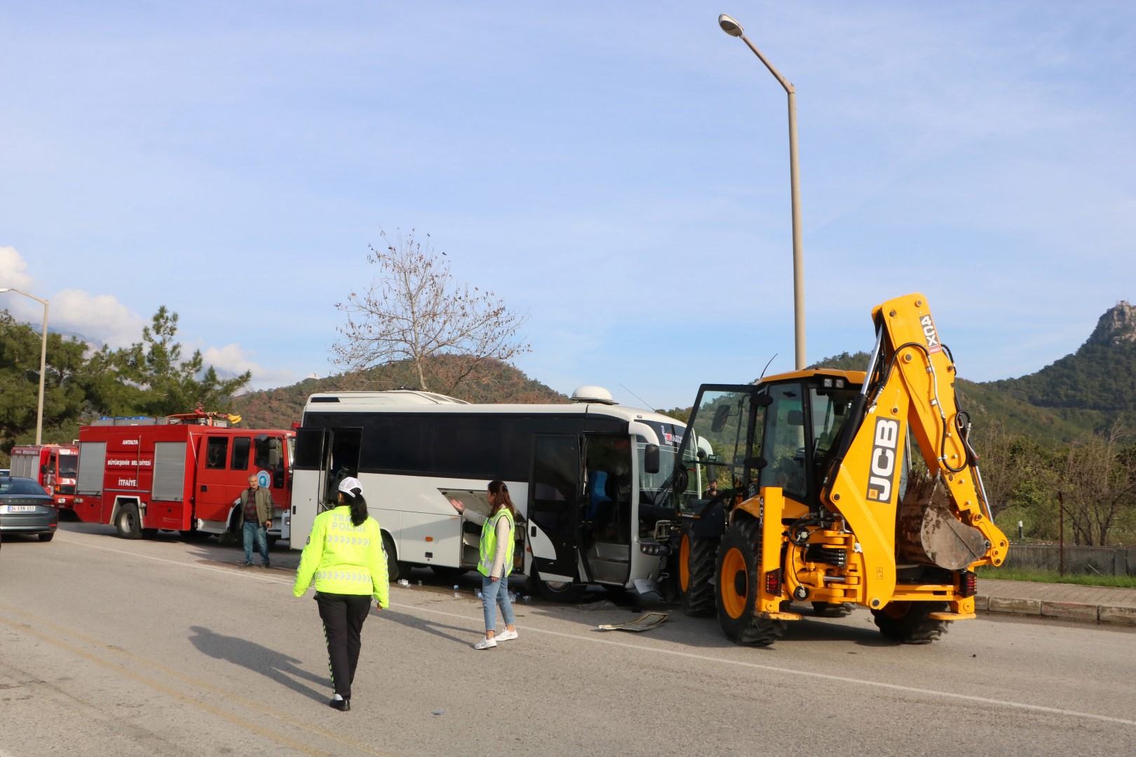 23 Kisinin Yaralandigi Kazada Midibus (3)