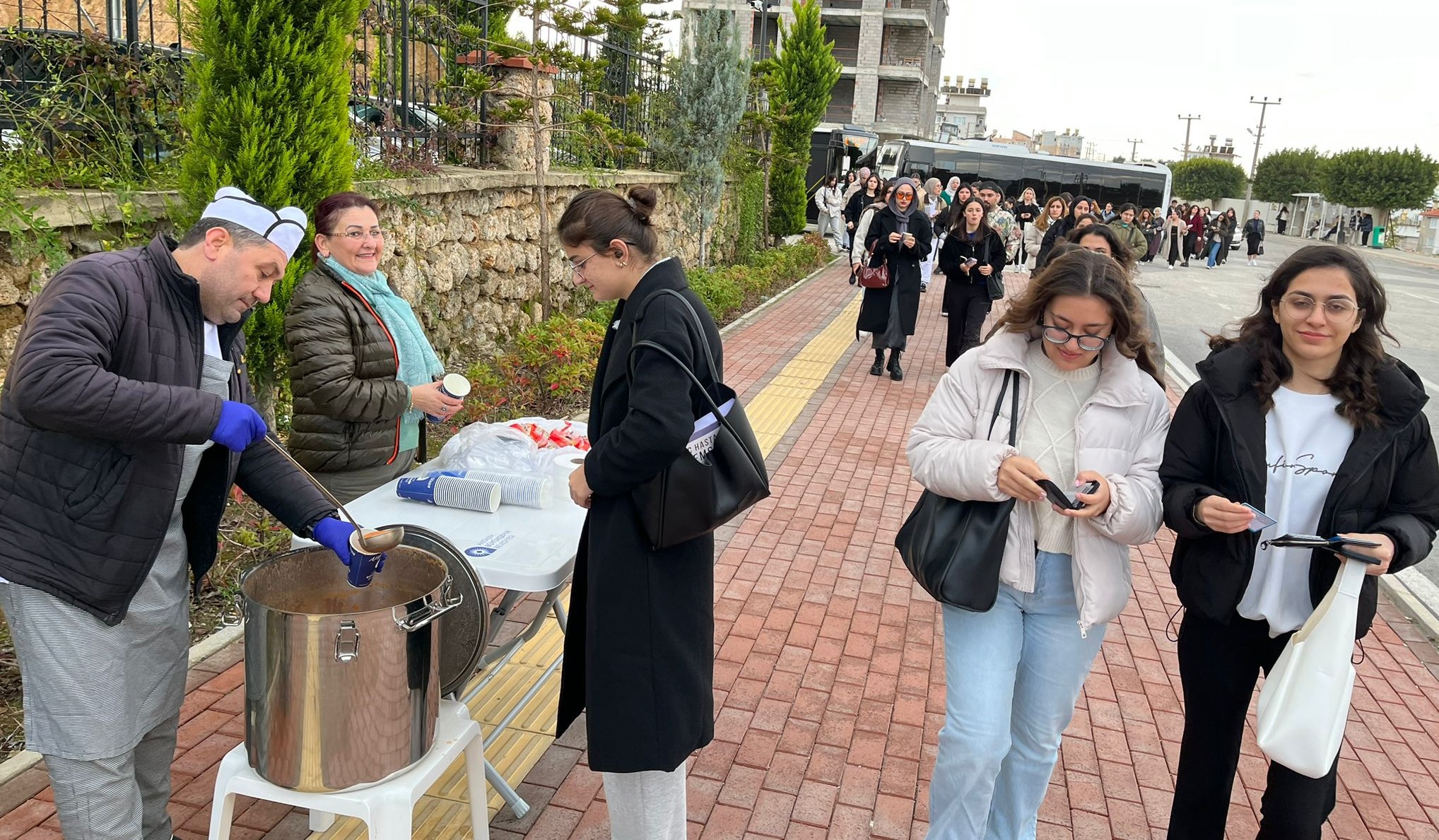 Alanya Alkülü Öğrenci̇lere Çorba İkrami (1)