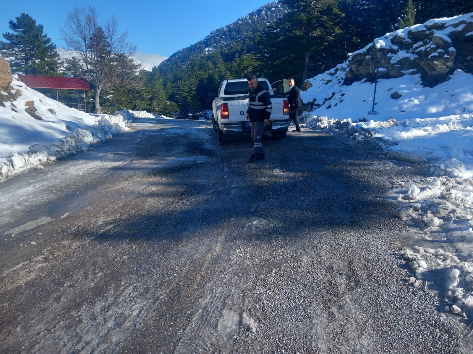 Alanya Taşatan Yolunda Tuzlama Çalışması (4)