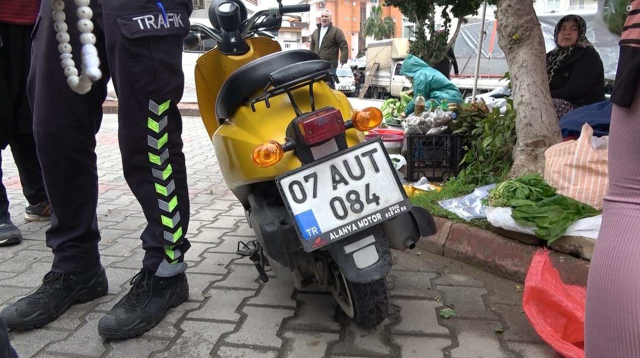 Alanya'da Motosiklet Ile Otomobil Çarpıştı1 Yaralı (2)