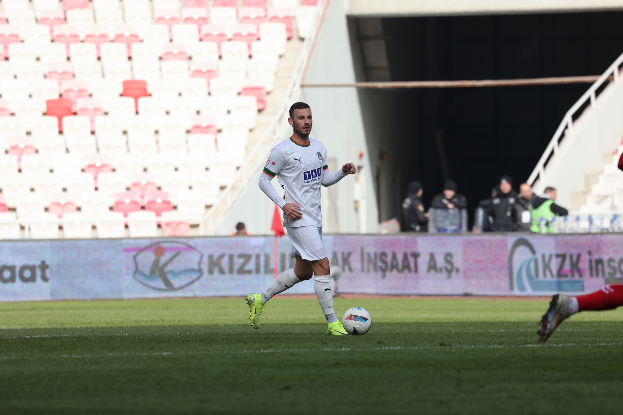 Alanyaspor Puanla Döndü (1)