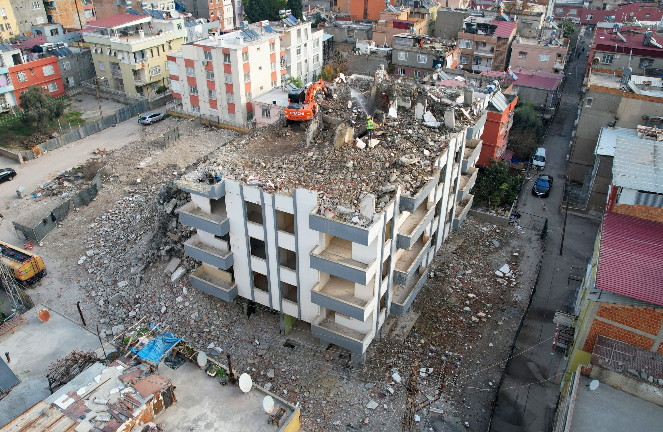 Deprem Bölgesi Yıkım (3)