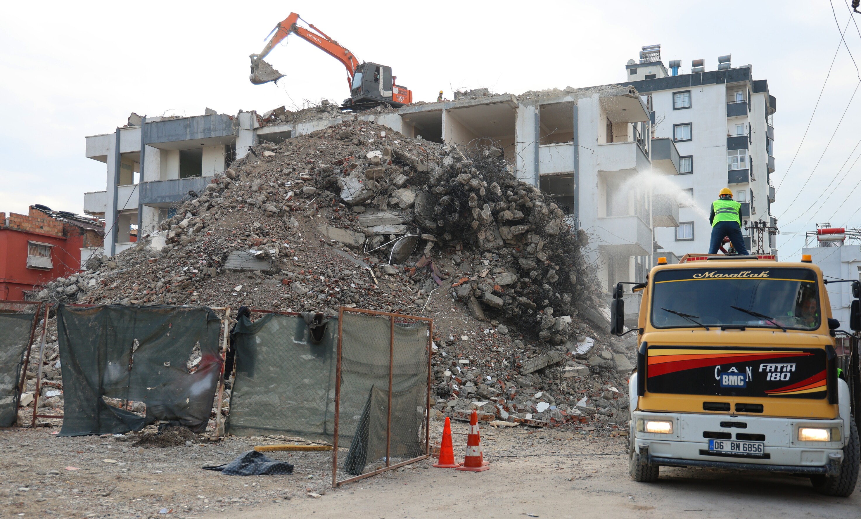 Deprem Bölgesi Yıkım (4)