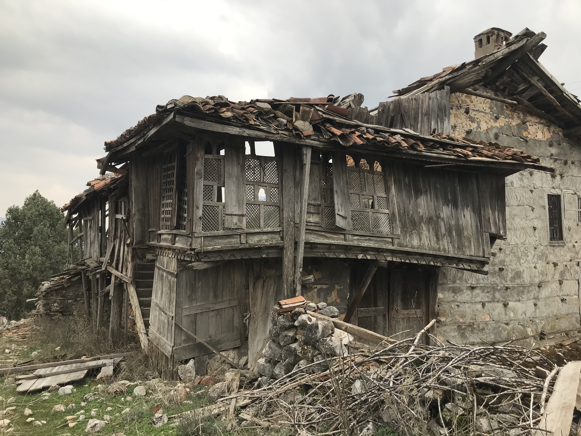 Koruma Altına Alınan 7 Düğmeli Evden (4)