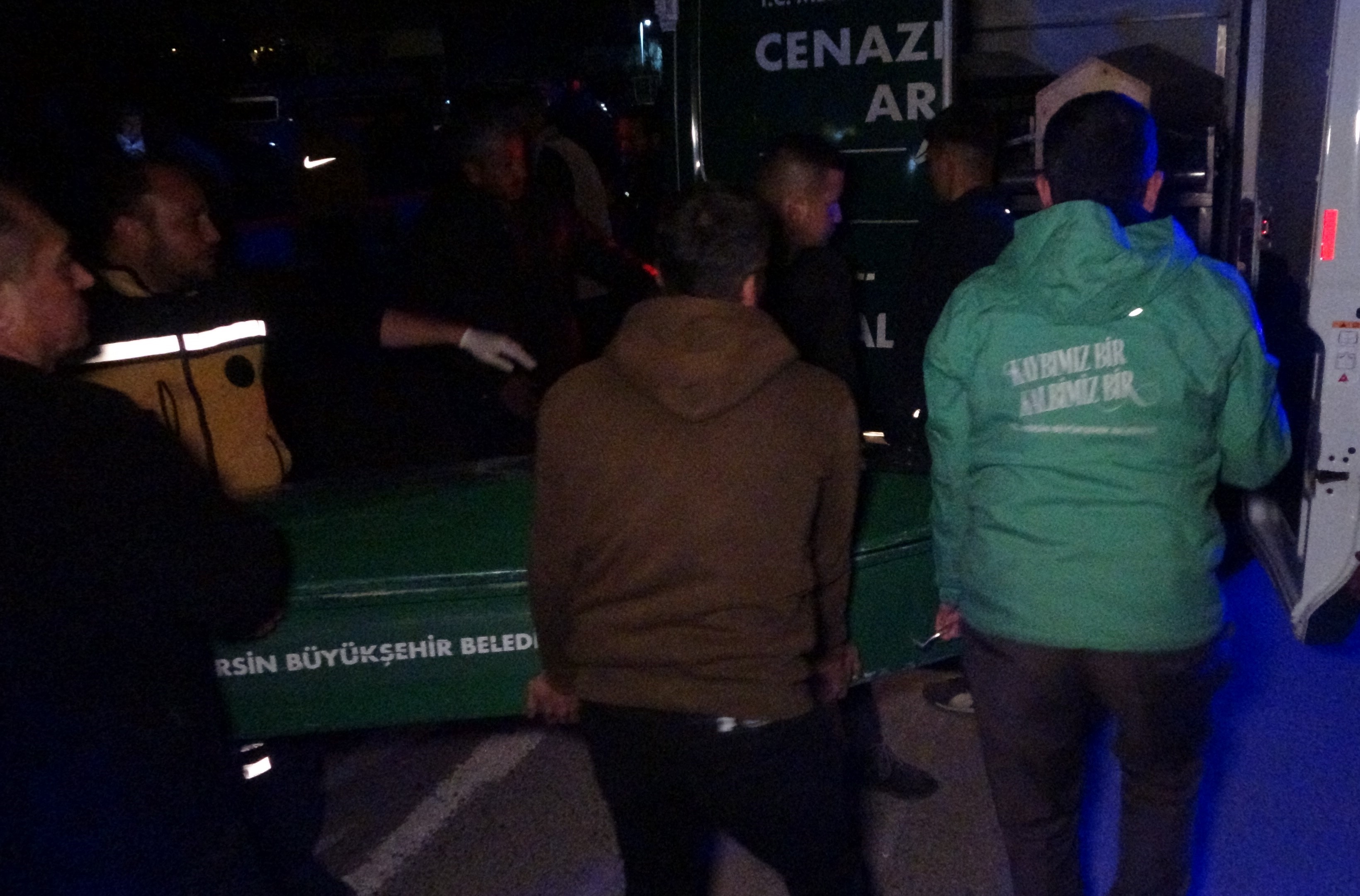 Motosikletli Gencin Feci Ölümü Herkes Cenazenin Kaldırılmasını Izled (3)