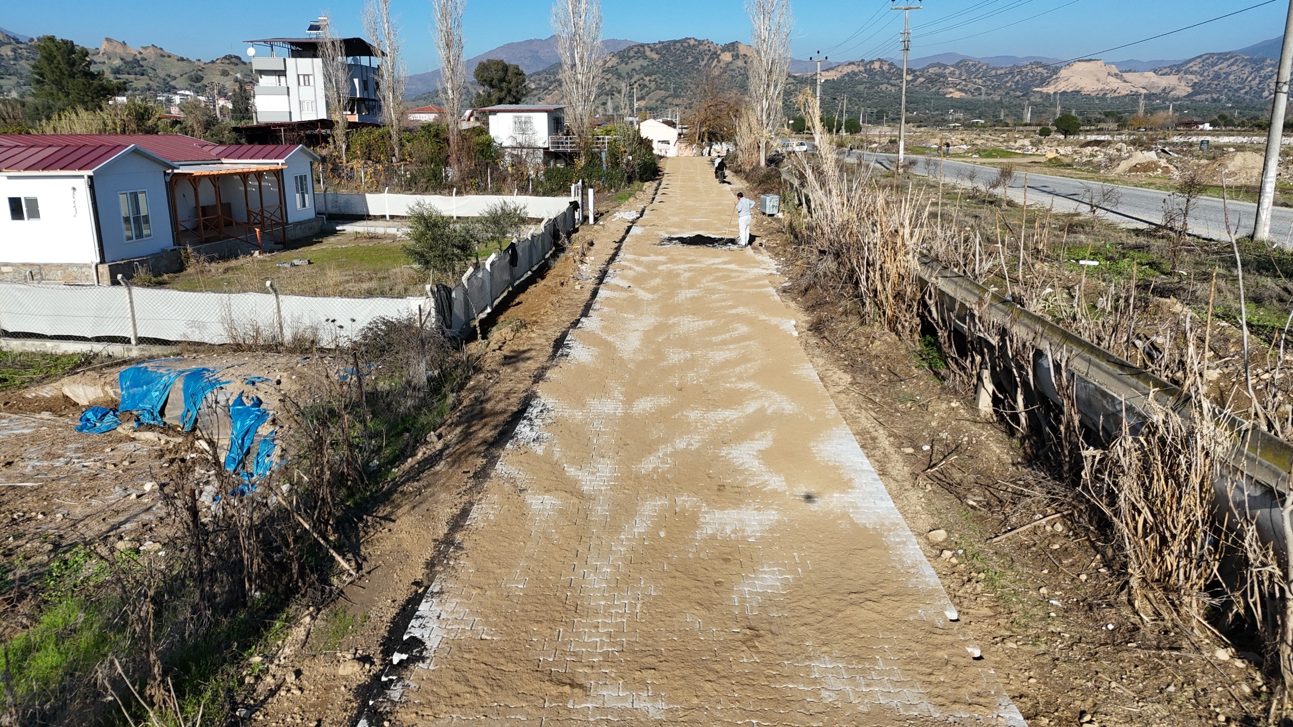 Nazilli Belediyesi Arslanlı'da Yol Çalışmalarını Tamamladı (1)