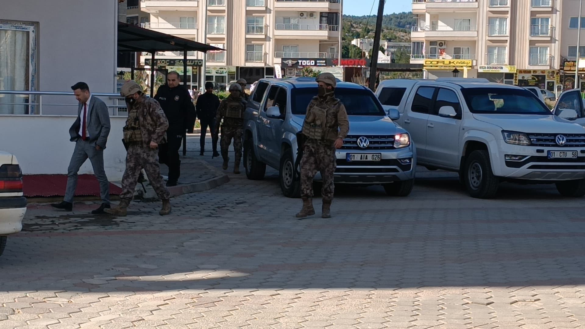 Adanada Havaya Ates Eden Polisi Emniyet Muduru Ikna Etti (2)