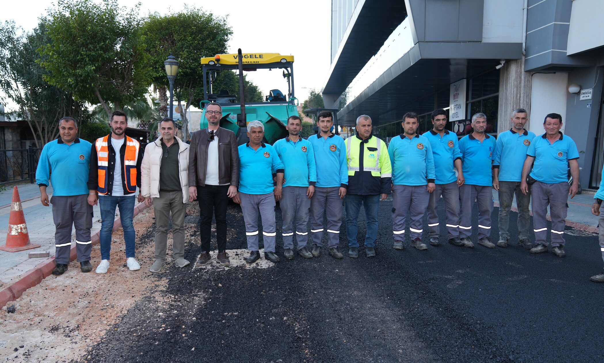 Alanya’nın Yıllardır Asfalt Bekleyen Caddesinde Beklenen Oldu (1)