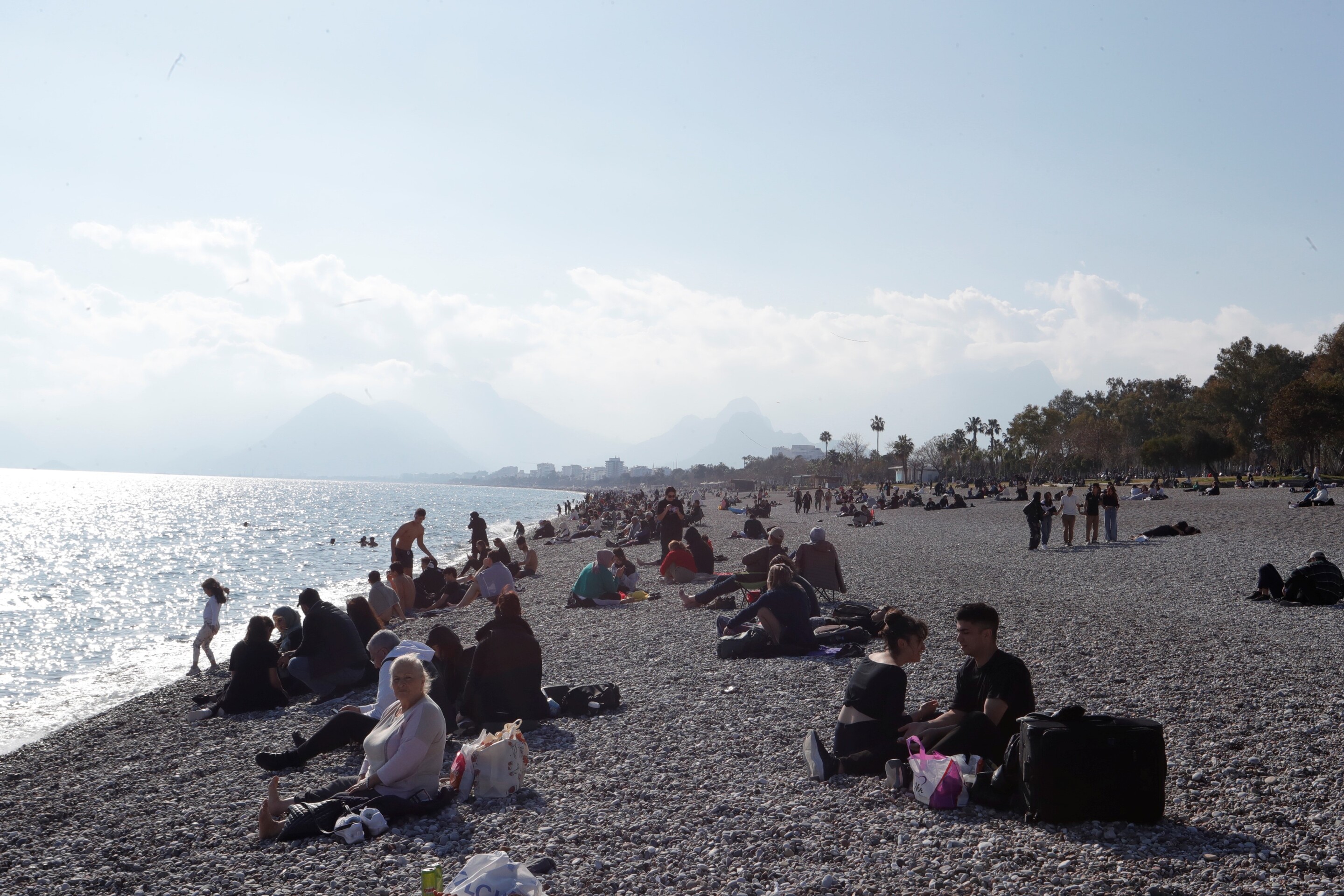 Antalya Şubatta Baharı Yaşadı (1)