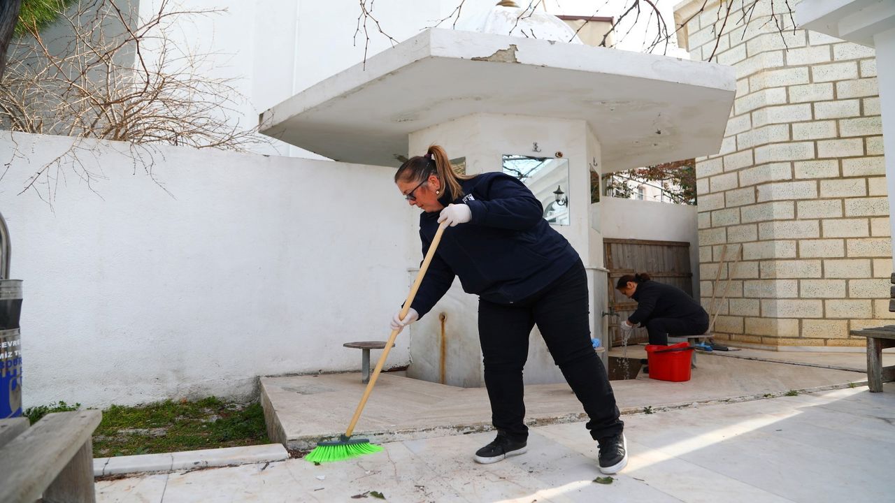 Bodrum Belediyesi Camileri Temizledi (1)