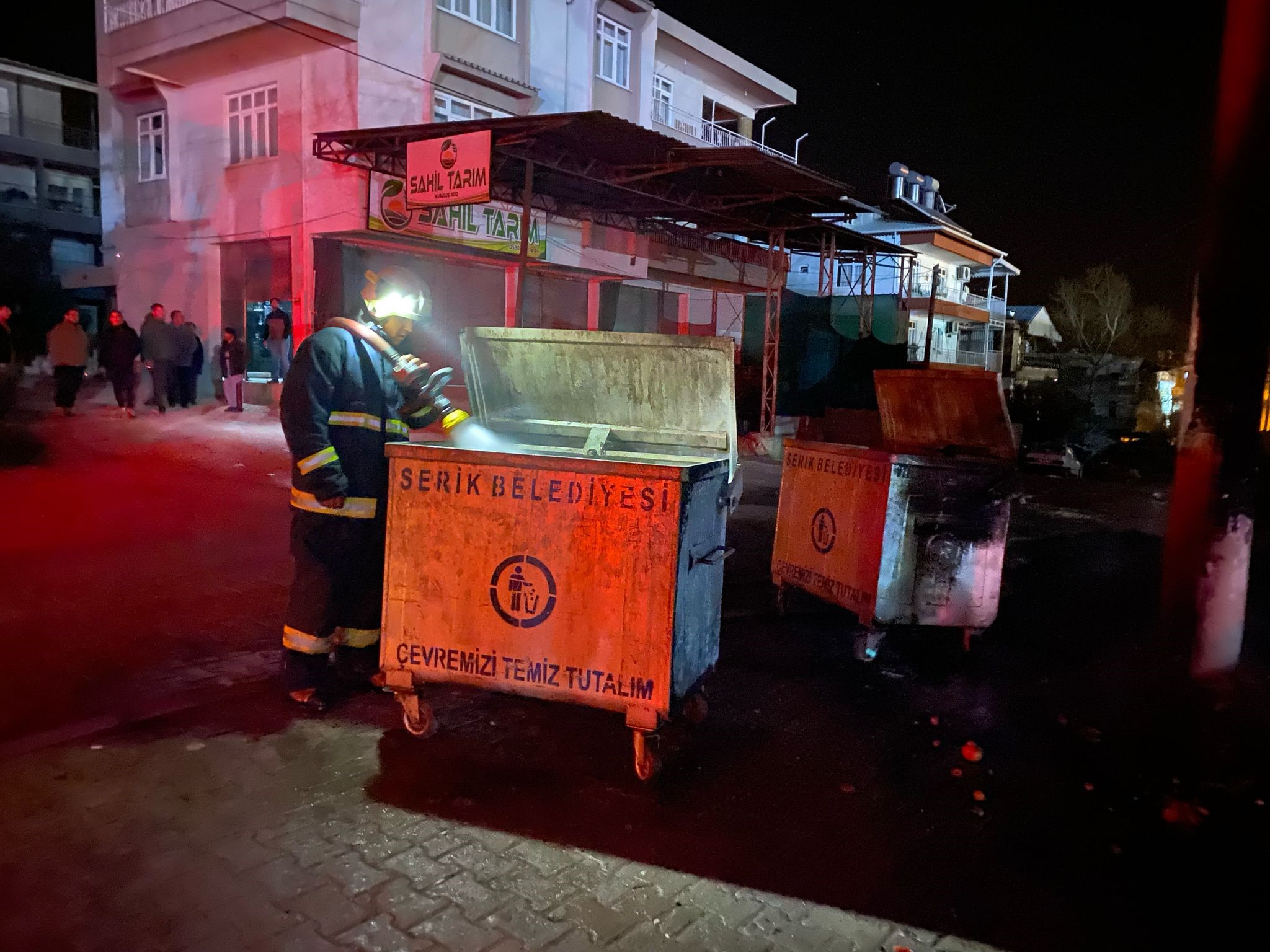 Çöpten Aldığı Kartonla Depoyu Ateşe Verdi (2)